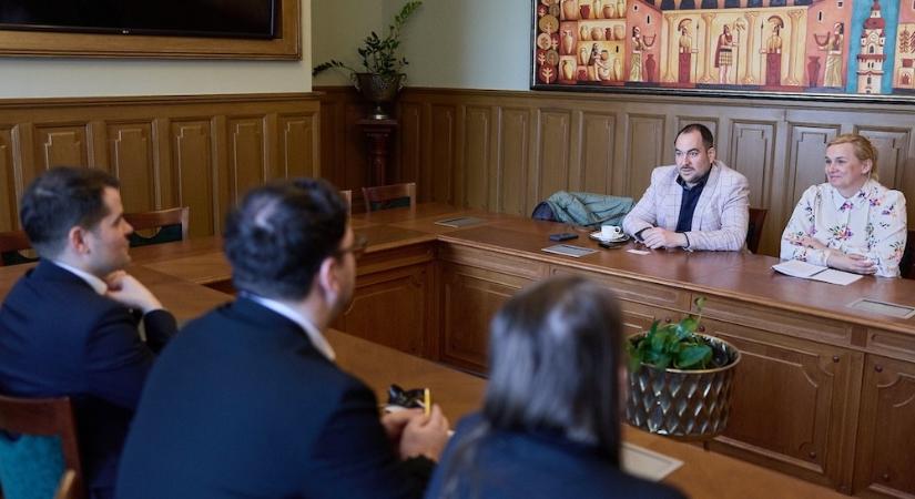 Kósa Roland a MÁV vezetőivel egyeztetett: több győri vasúti ügyben is előrelépést ígérnek