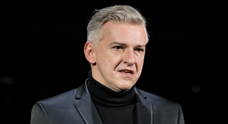 Alföldi Róbert: Újabb, még egy jó nagy szellemi fekete lyuk az életünkön