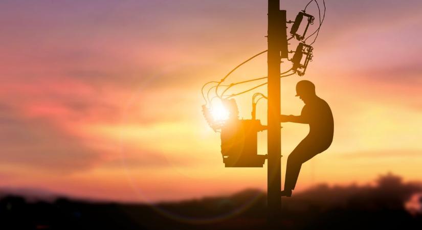 Hirtelen sötétbe borultak a város utcái vasárnap este – ez volt az oka!