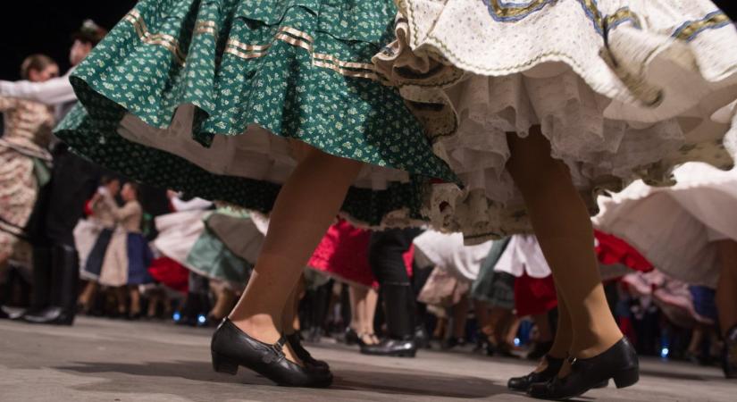 Hírmozaik – március 30.