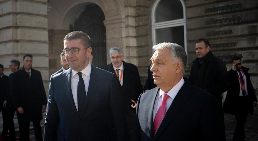 Orbán Viktor a Karmelitában egyeztetett, meglepő lehet, ki a tárgyalópartnere