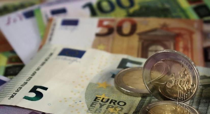 Ennyiért adták az eurót a hétvége után – nézze meg az árfolyamot!