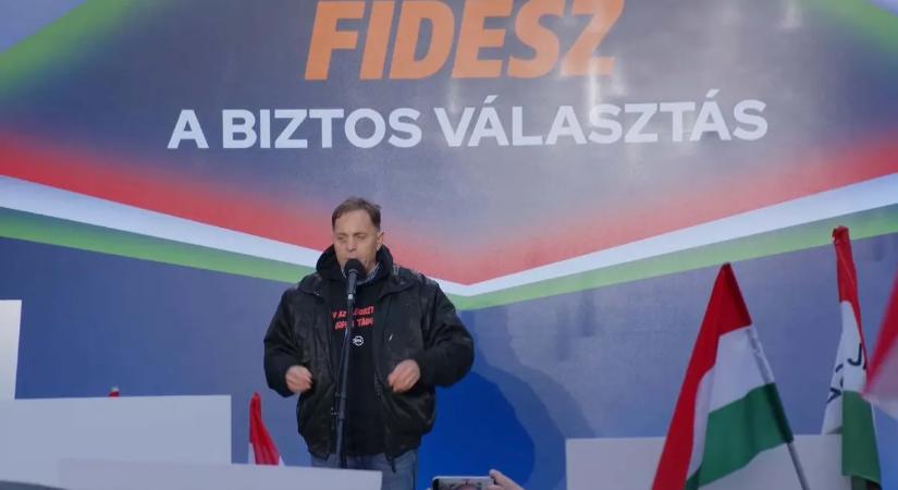 Pócs János: Két út áll előttünk, az úton pedig két ember áll