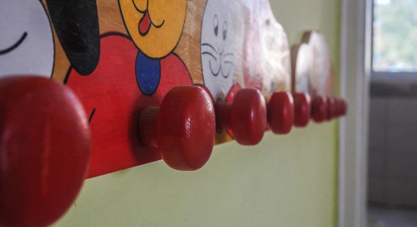 Felfüggesztették a szombathelyi kisgyermeknevelőt