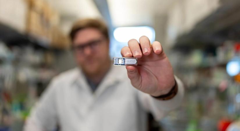 Háromféle gyógyszert adagol egyszerre egy újfajta implantátum
