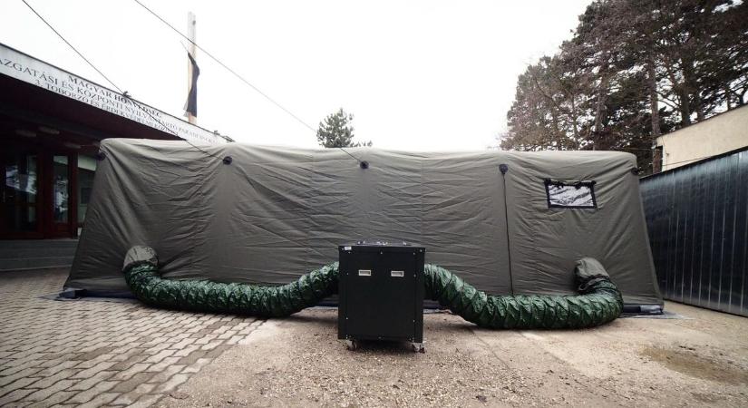 Új mobil sátor segíti a helyszíni irányítást természeti katasztrófák idején (galéria)