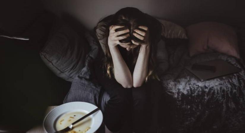 A kín, ami minden nő életét végig kíséri: hiába élünk tovább a férfiaknál, rosszabbul vagyunk