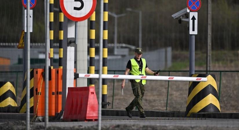 Lengyelországnak elege lett: kerítést húznak fel az ukrán határra