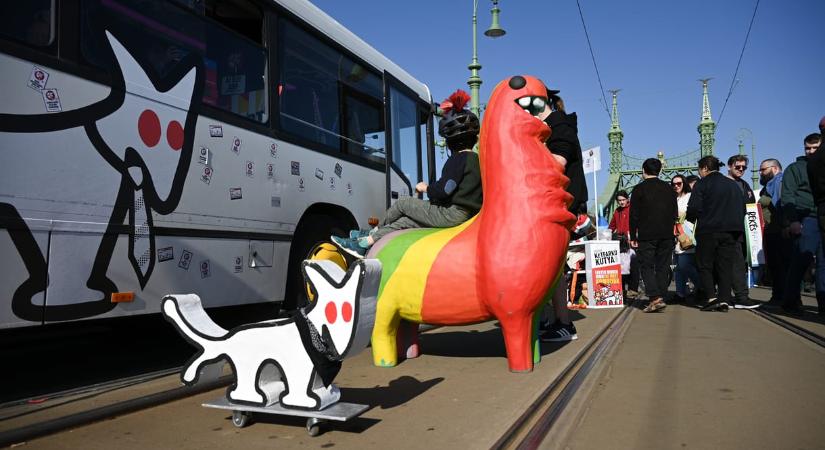 Két kerületben is lefoglalta a Kutyapárt ajánlóíveit a rendőrseg, büntetőeljárás indult