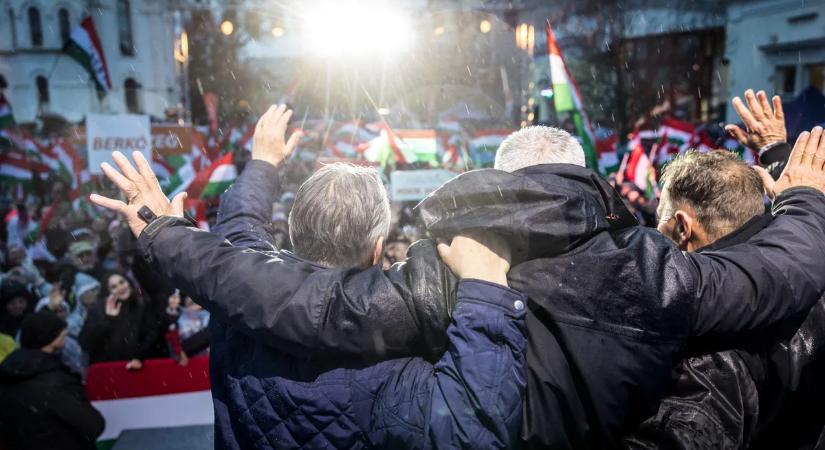 Orbán Viktor: Esőben is győzelem! Köszönöm, Szolnok