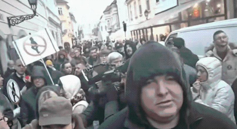 A kormány még a Győrben izmozó fekete kabátos verőembereket is megvezethette