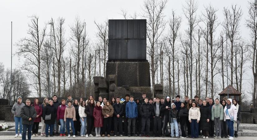 Lengyelországi tanulmányi kiránduláson járt a Szent Imre gimnázium 11. évfolyama