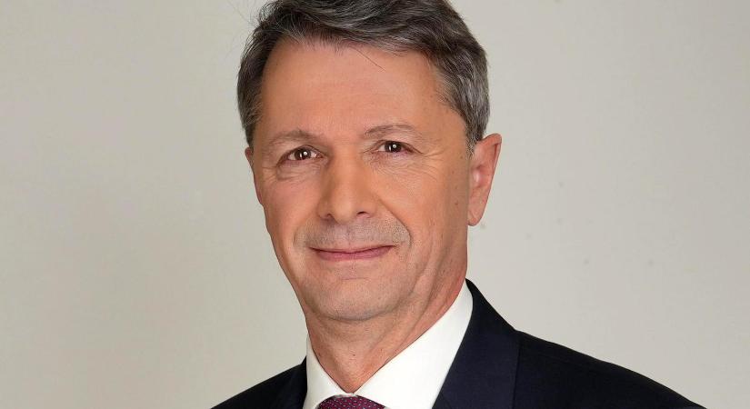 300 ezer forintra bírságolták a fideszes Cseresnyés Pétert, mert kampánycélokra használt fel gyerekeket