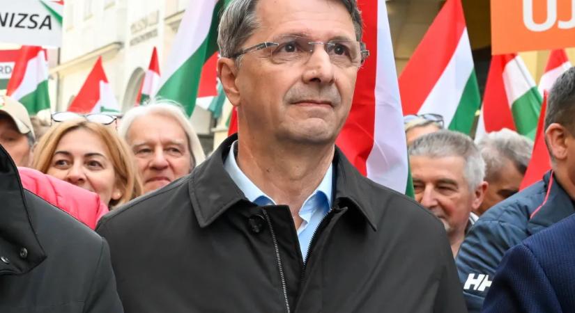 Gyerekekkel kampányolt Cseresnyés Péter, 300 ezer forintos bírságot kapott