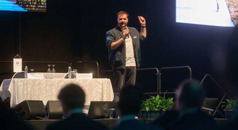 Kapu Tiborral érkeztek a Nobel-díjasok Szegedre