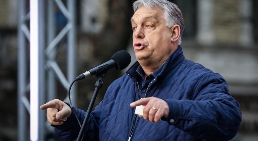 Szolnokra már nem kísérték el Orbánt a fekete ruhás alakok