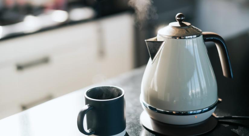 Ecet helyett ezt használd: gyorsan eltűnik a vízkő a vízforralóból