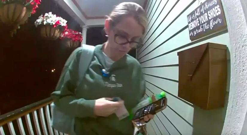 Hazaér a munkából az ápolónő: amit az ajtaja előtt tesz, hihetetlen