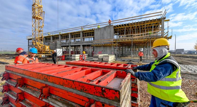 Akkugyárak országa: növekedés és kérdőjelek