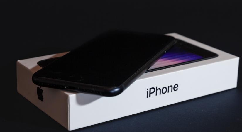 Veszélyben az iPhone-ok és iPadek: erre most nagyon oda kell figyelni
