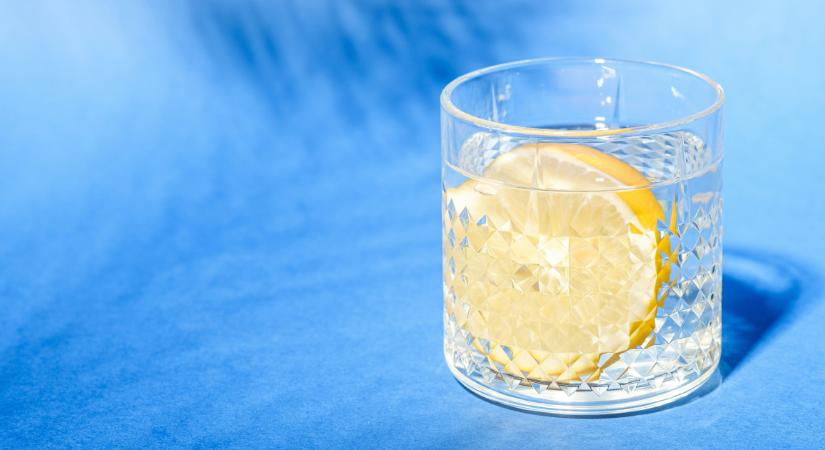 Egy pohár citromos víz minden reggel – tényleg csodaszer?