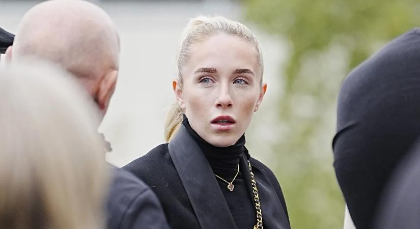 Felfoghatatlan tragédia: Gyermekét gyászolja az ismert sztárpár