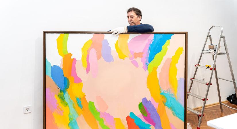 A Magyar Nemzeti Banktól érkeztek festmények Szekszárdra