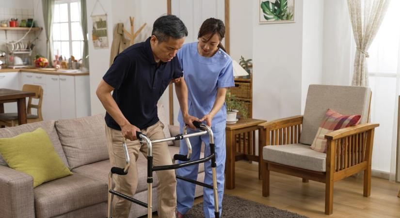 Fiatalabbnak tűnhet az agy egyik fele egy súlyos stroke után