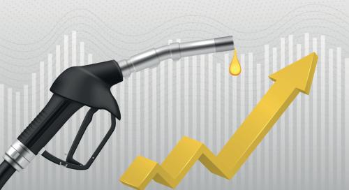 Az Egyesült Államokban 4 dollár a benzin gallononkénti átlagára