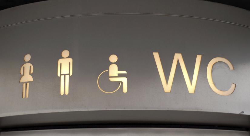 Mélységesen megalázták a népszerű magyar énekesnőt egy pláza mosdójában