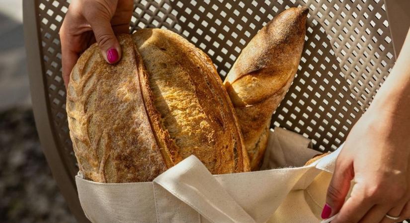 A kecskeméti pékmester elárulta a titkot: így készül a tökéletes kovászos kenyér otthon