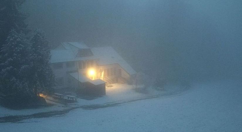 Márciusi hó: reggelre kifehéredett a borsodi táj