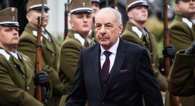 Fekete-Győr András lemondásra szólította fel Sulyok Tamást