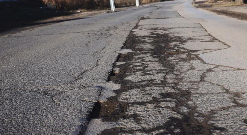 Több, mint 110 millió forintból újul meg egy útszakasz Baranyában