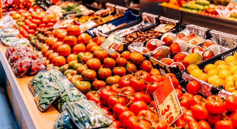 Itt a háború hatása: óriási drágulás érhet el rengeteg élelmiszert