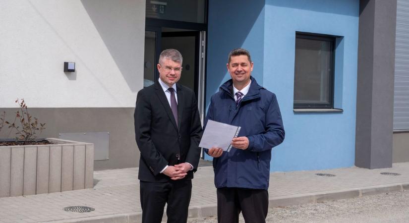 Műhelyekkel bővült a kőszegi ipari park: újabb mérföldkő a gazdaságfejlesztésben