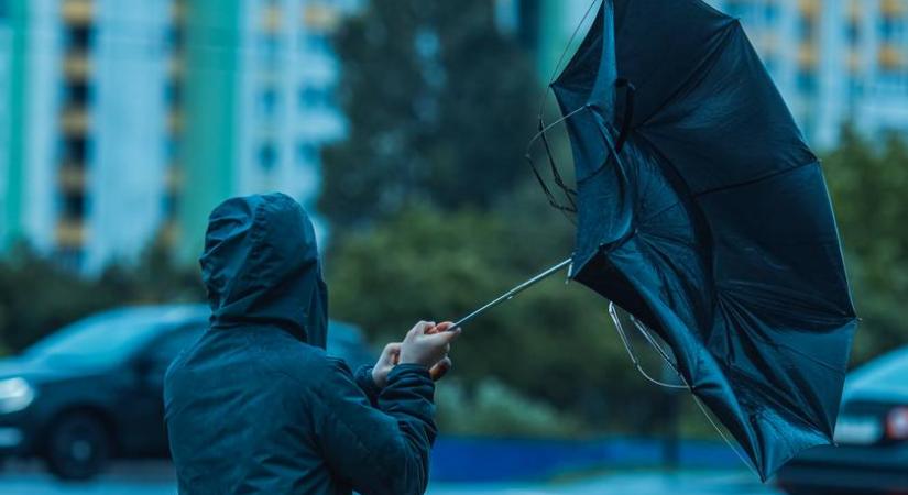 Szélvihar csap le kedden ezekre a vármegyékre: kegyetlen időre készülhet az ország