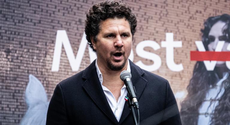 „Anyádnak el fogom vágni a torkát” – Nagy Ervin szerint így fenyegették meg egy önkéntesük lányát