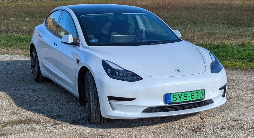 Visszatöltés: 10 éves a Tesla Model 3