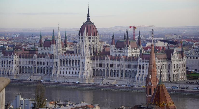 Egyetlen budapesti utcakép miatt estek egymásnak a lengyelek