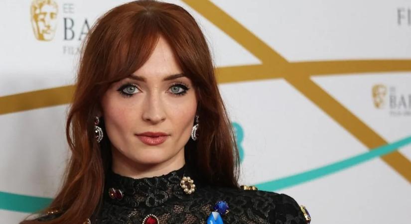 Nagy a baj: Sophie Turner nem bújhat többé Lara Croft bőrébe a balesete miatt?
