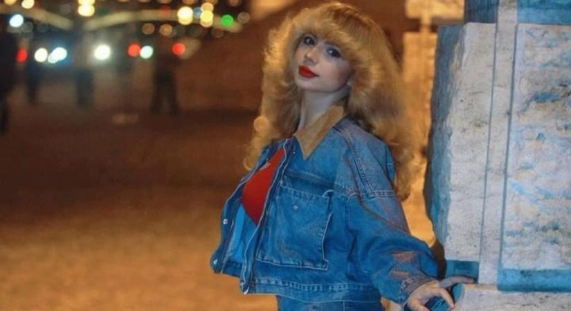 Hoppácska, Barbi idődilatációval járó mozgást végezne az időtengely mentén! (videóval)