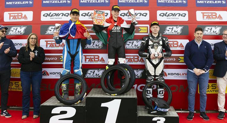 Dupla győzelemmel kezdte a szezont a fiatal magyar motoros, esélyessé lépett elő kategóriájában