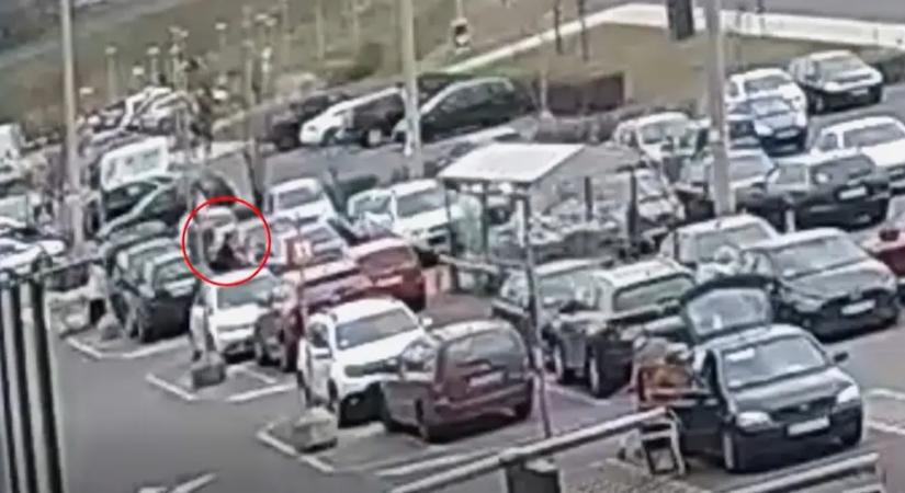 Ezért ne hagyj semmit a kocsiban látható helyen! Fényes nappal is könnyen kifoszthatnak!