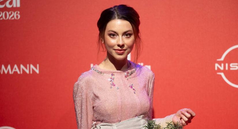 „Egyre több olyan mondanivalóm van, ami a lelkemből jön” - Interjú Döbrösi Laurával