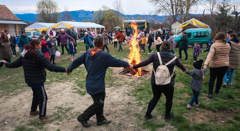 Tavasztündért ébresztettek Mikófalván