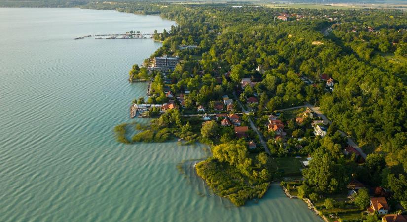 Fontos kérdést tettek fel a Balatonról, máris eldőlt az idei strandszezon