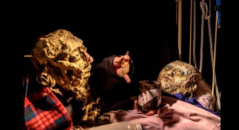 Fekete humor és költészet – Újra Szombathelyen a cseh Divadlo Líšen bábszínháza