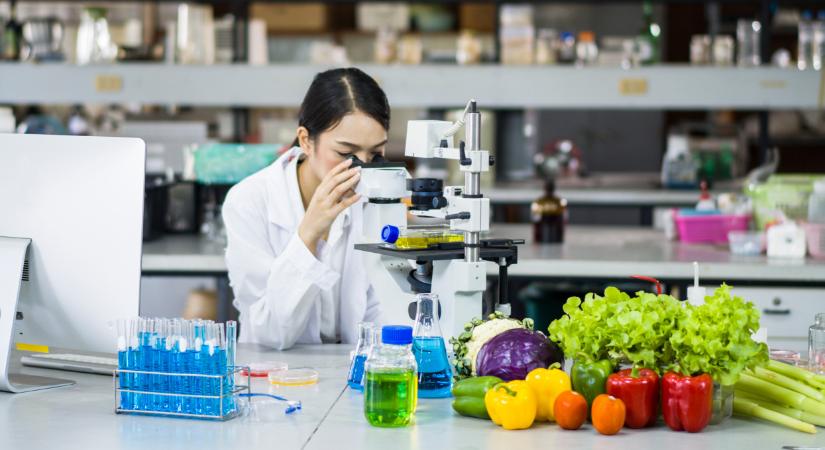 Ezért kerül le sok élelmiszer a hazai boltok polcairól: kiderült a sötét titok