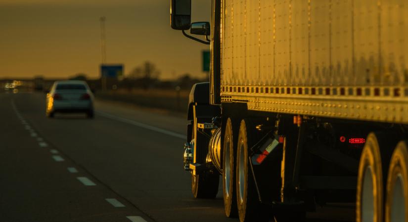 Fontos változás élesedik a magyar utakon húsvétkor: erről minden autósnak tudnia kell